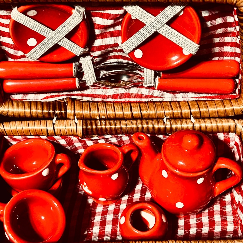 Flying pig - Vintage porcelain tea set